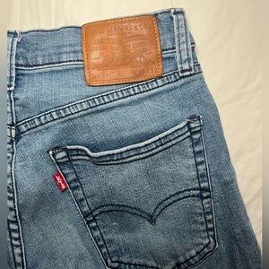 Levi’s Straight Leg Women Jean Size W30 and L32